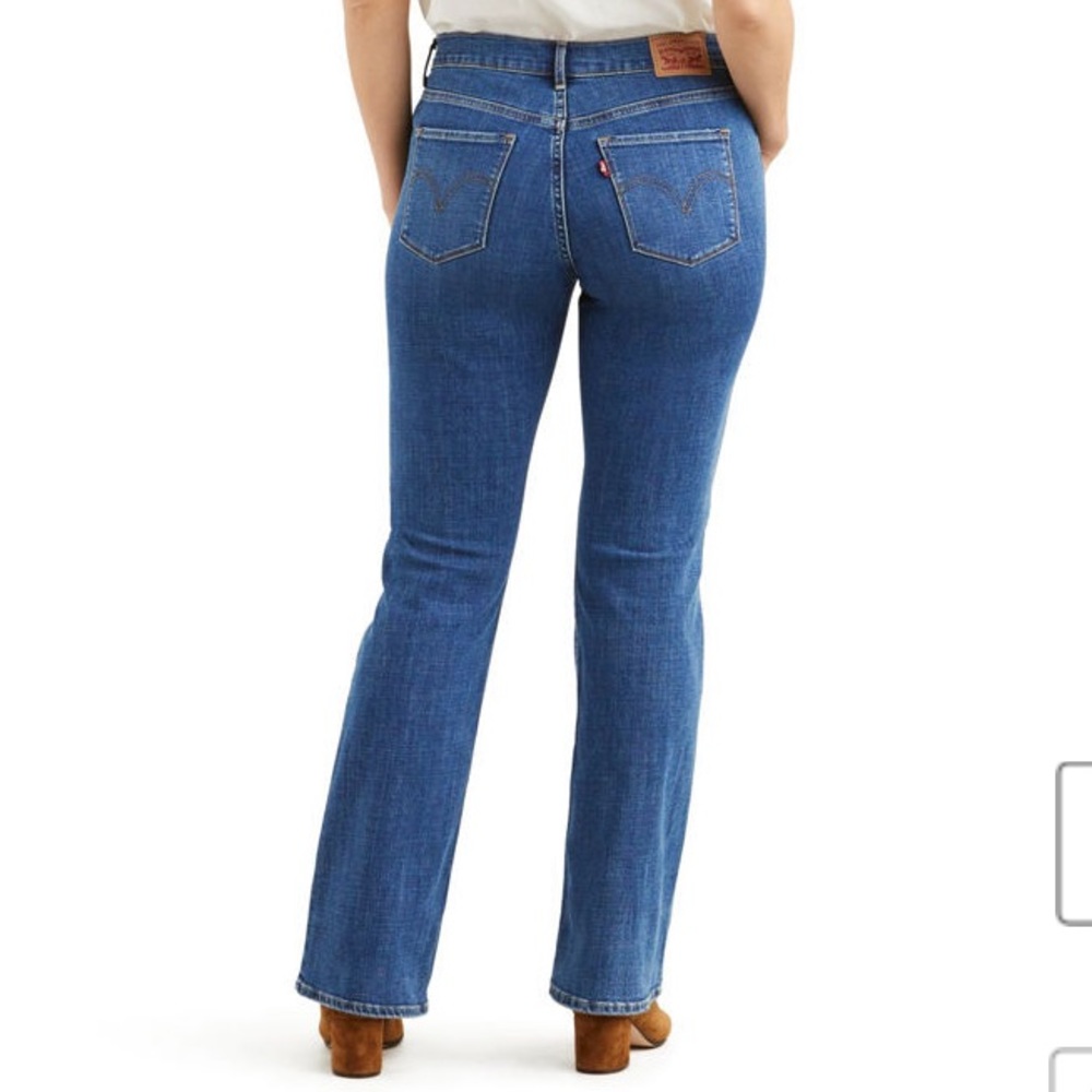 Levi’s 423 Classic Bootcut Jeans